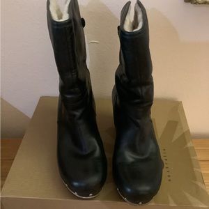 UGG Lynnea Shearling clog boots, size 7, in original box